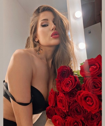 Нежная и страстная леди приглашает в гости на незабываемые встречи. Обещаю расслабить тебя полностью и отдаться на все сто. Не упусти шанс почувствовать истинное удовольствие! 1032, 37 лет